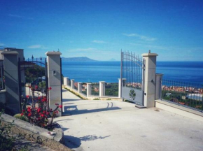 Villa 1,5km From the Sea whit a fantastic view, Gioiosa Marea
